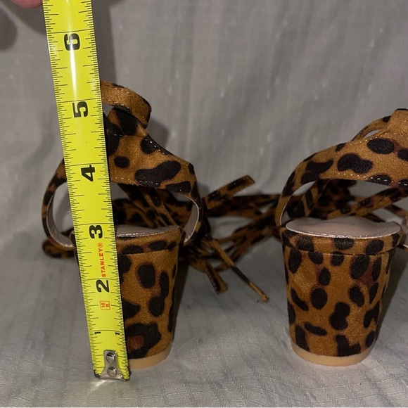 NWOT Leopard Print Strappy Block Heel Sandals - Picture 10 of 12